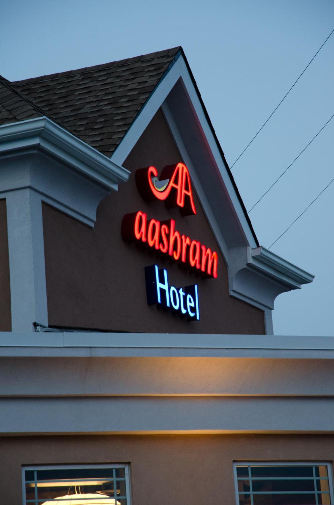 Aashram Hotel By Niagara River Niagara Falls Exteriér fotografie